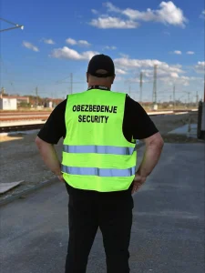 security-guard - Obezbeđenje Securitypro: Pouzdana Fizička i Tehnička Zaštita Obezbeđenje gradilišta – kontrola pristupa i nadzor prostora